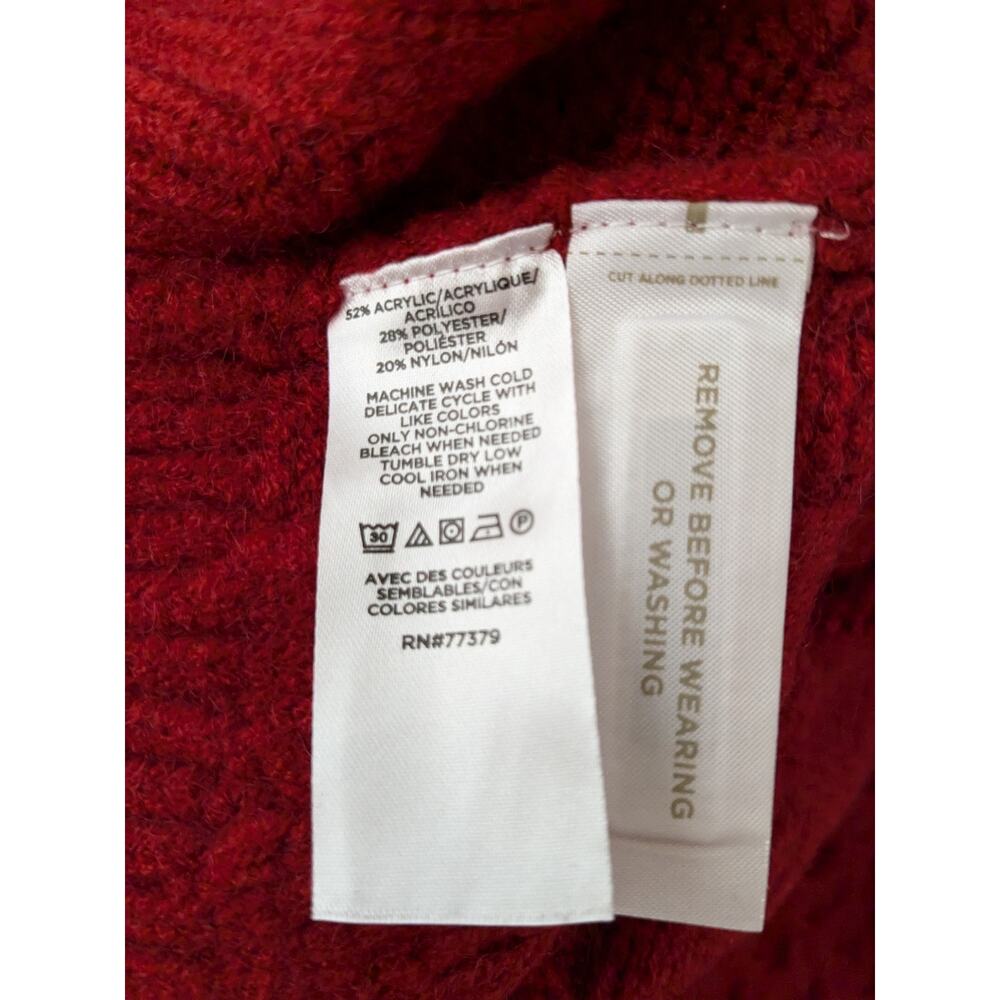 Classic Red Cable Knit Sweater - Picture 5 of 6